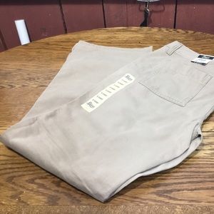 BASS Women’s Khakis size 8 Short